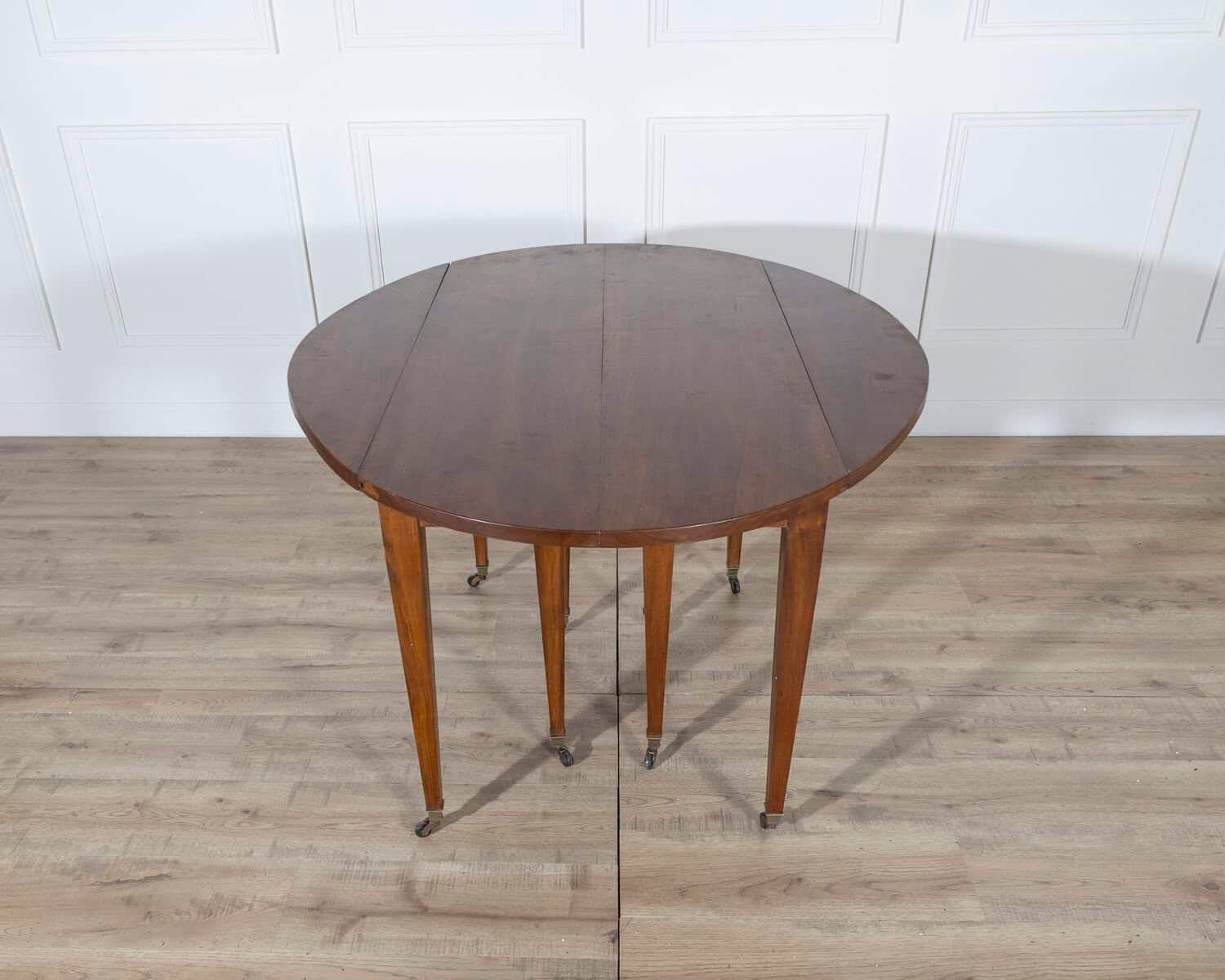 Table 8 feet, early 20th century Restoration style, solid walnut - JAA