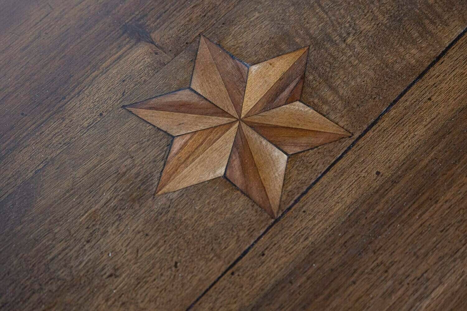 Italian 1890s Walnut Side Table with Elm Marquetry Star, Drawer and Turned Legs - JAA