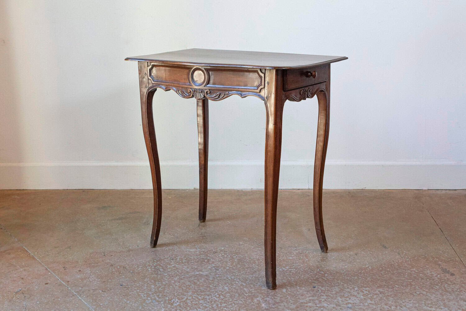 French 1790s Walnut Side Table with Side Drawer, Curving Legs and Carved Apron - JAA