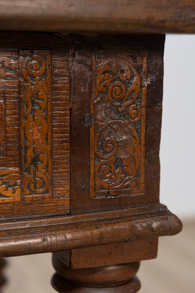 Italian Baroque Period Walnut and Ash 1690s Refectory Table with Turned Legs - JAA