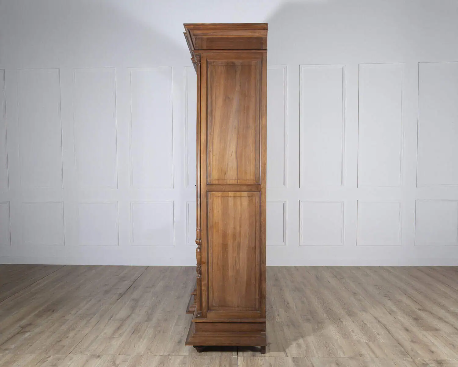 Solid walnut bookcase from the end of the 19th century - JAA