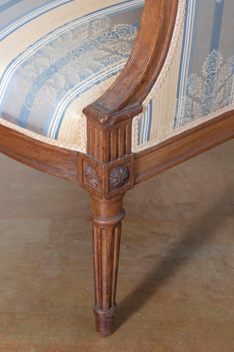 19th Century French Duchesse Brisse - JAA