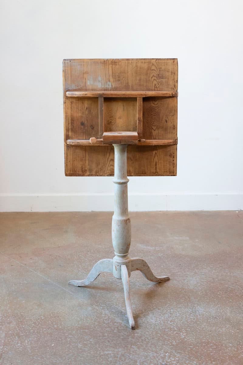 Swedish 1850s Grey Painted Guéridon Pedestal Side Table with Wind Rose Motif - JAA