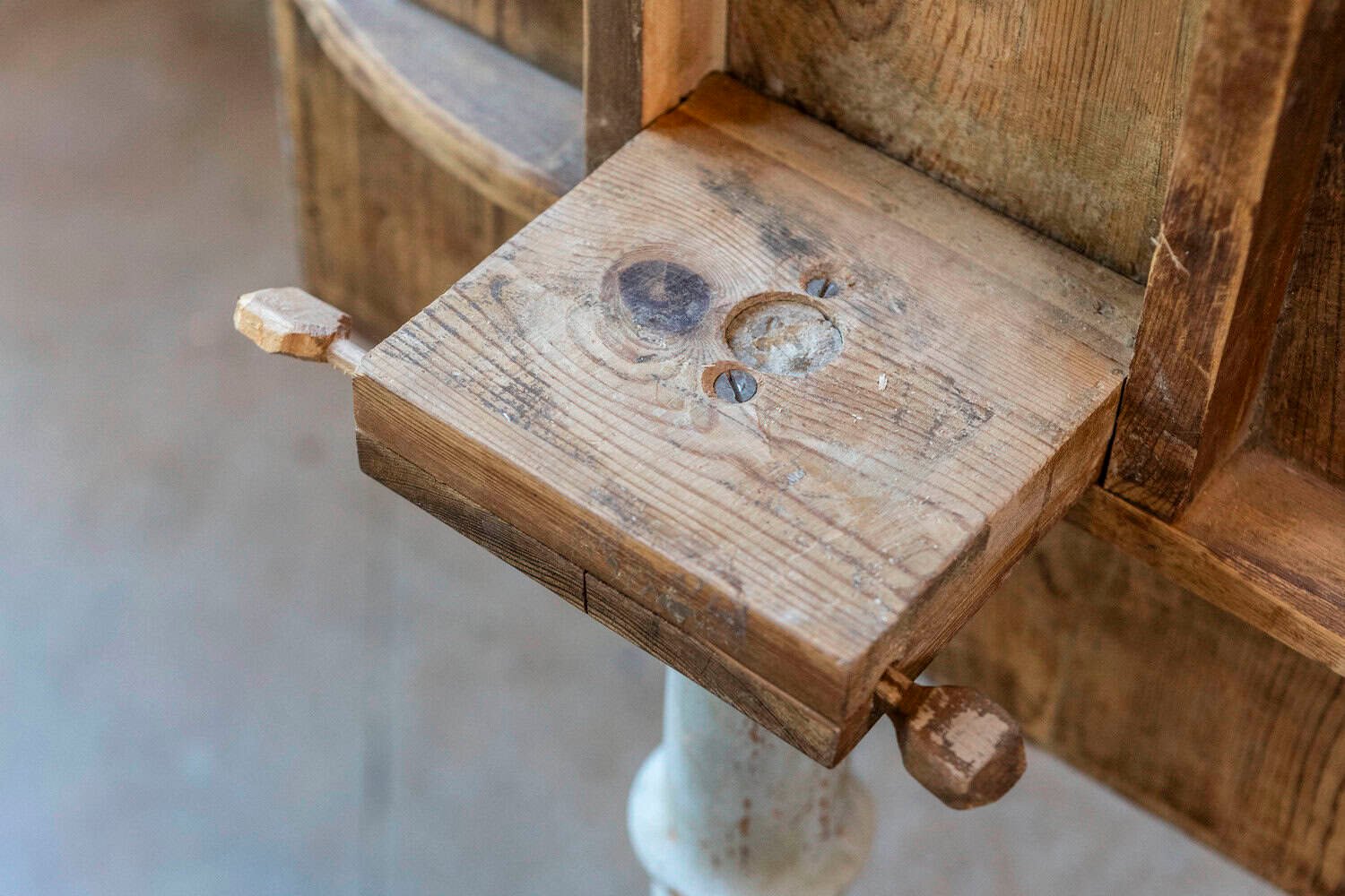 Swedish 1850s Grey Painted Guéridon Pedestal Side Table with Wind Rose Motif - JAA