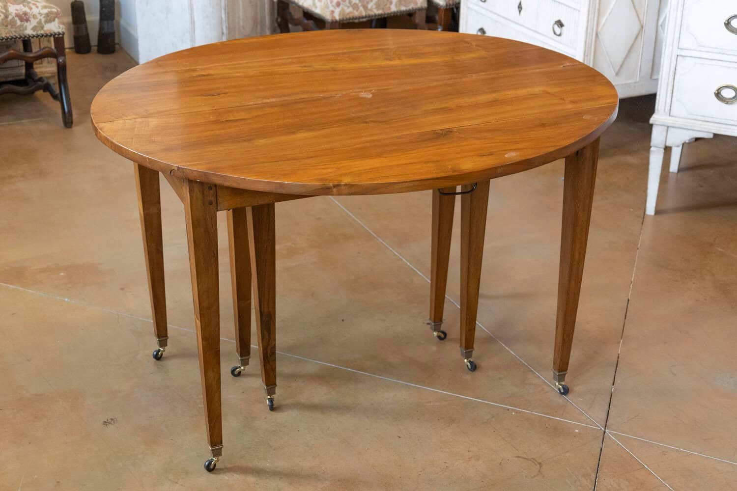20th Century French Extension Dining Table - JAA