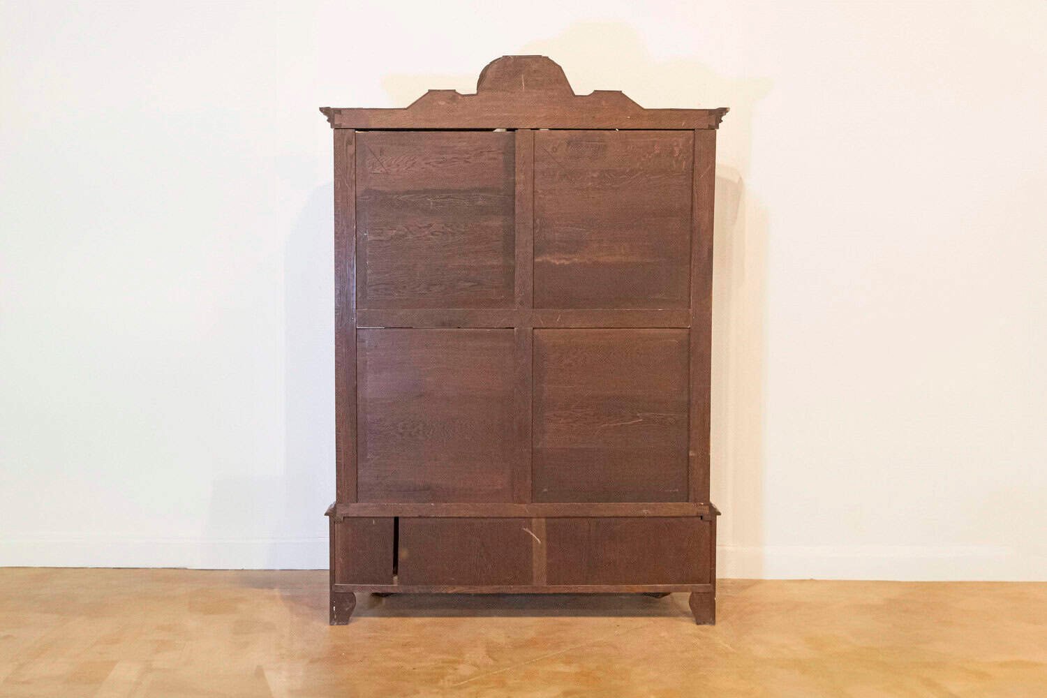 Dutch Rococo Revival 1890s Bombé Vitrine with Glass Doors and Single Drawer - JAA