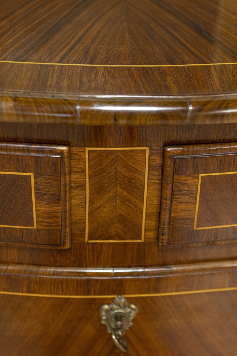 Tuscan 1890s Walnut and Mahogany Four-Drawer Commode with Banding Inlay - JAA