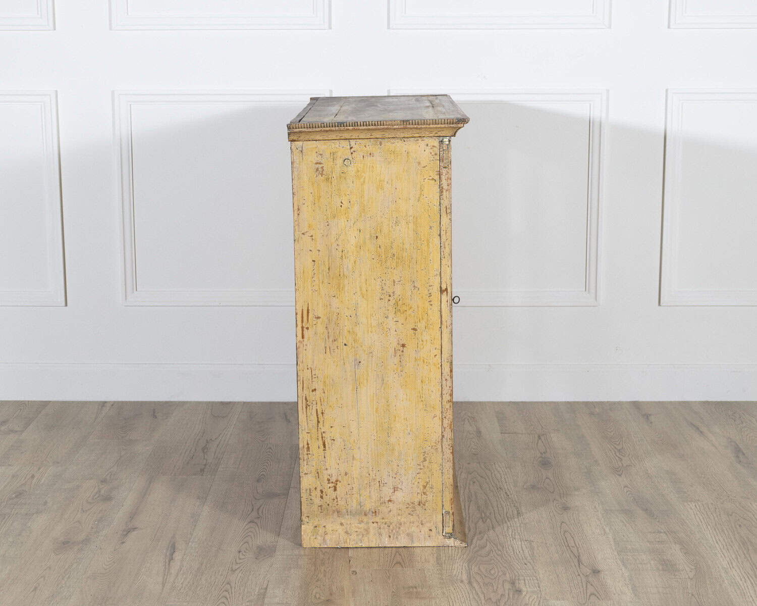 A period gustavian wall cabinet with glossed doors scraped to original outside and inside paint - JAA