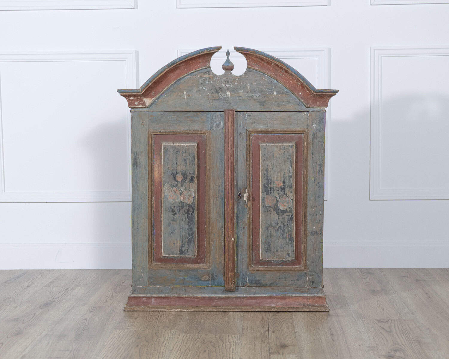 Early 19th Century Swedish Painted Wall Cabinet in Larch, Dated 1818 - JAA