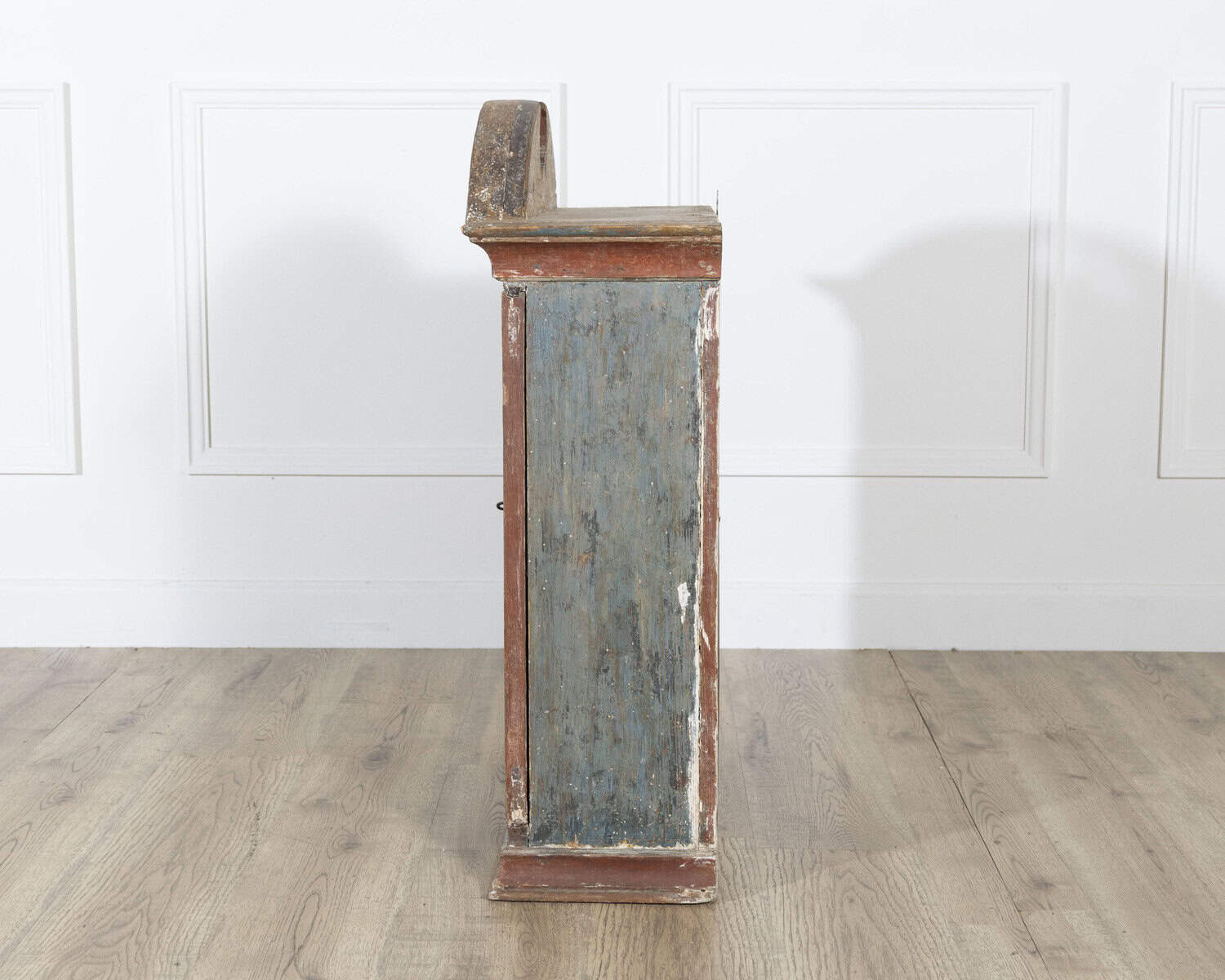 Early 19th Century Swedish Painted Wall Cabinet in Larch, Dated 1818 - JAA