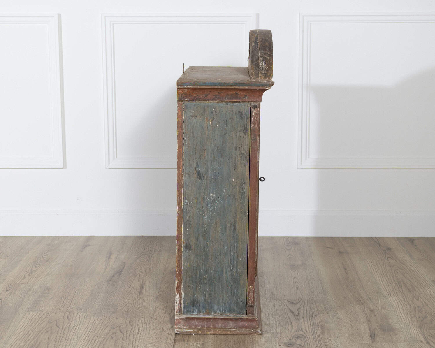 Early 19th Century Swedish Painted Wall Cabinet in Larch, Dated 1818 - JAA