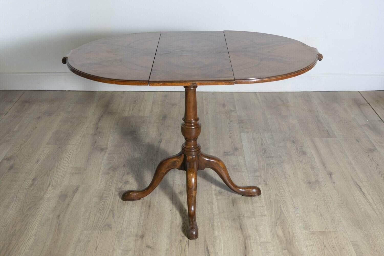 Small Early 20th Century Walnut Occasional Extension Table with One Leaf Circa 1920 - JAA