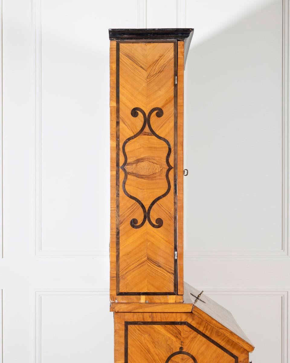 Veneered And Inlaid Italian Secretaire - 18th Century - JAA