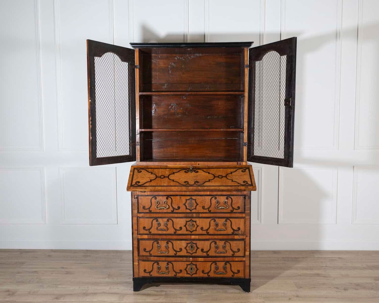 Veneered And Inlaid Italian Secretaire - 18th Century - JAA