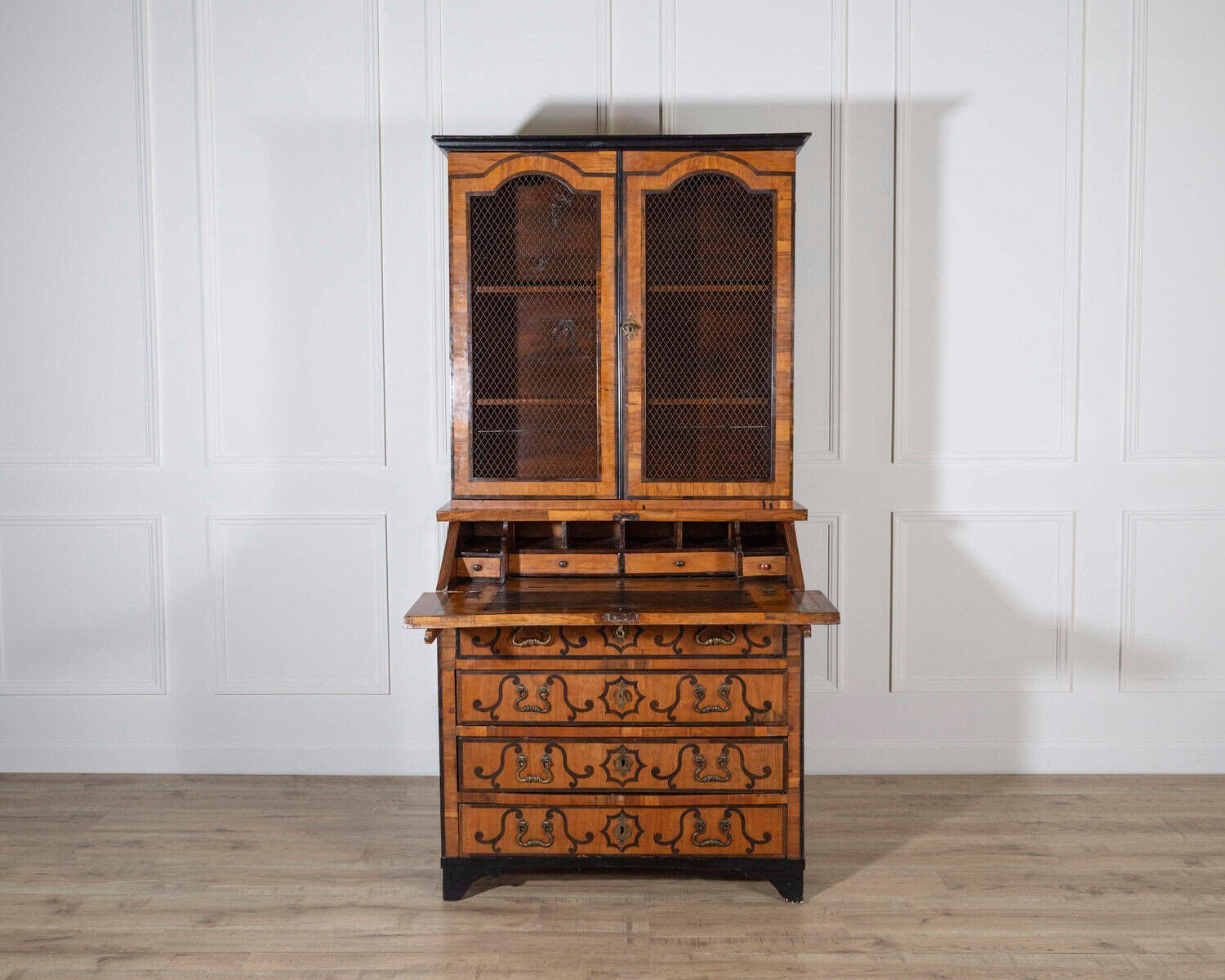 Veneered And Inlaid Italian Secretaire - 18th Century - JAA