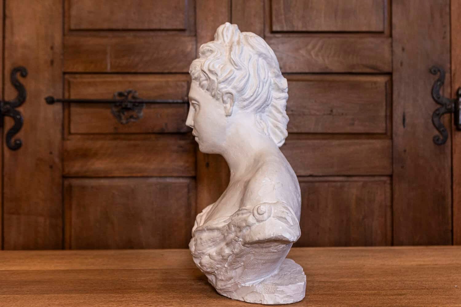 Italian Bust of a Woman Wearing a Creased Dress with Fibula, 20th Century - JAA