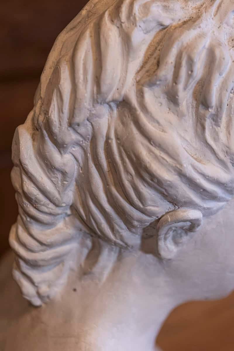 Italian Bust of a Woman Wearing a Creased Dress with Fibula, 20th Century - JAA