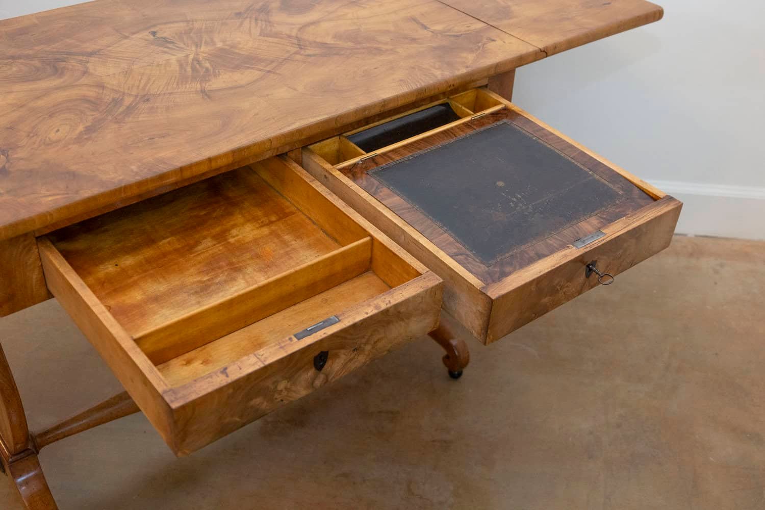 Swedish Empire Revival 1870s Birch Sofa Table with Drop Leaves and Carved Legs - JAA