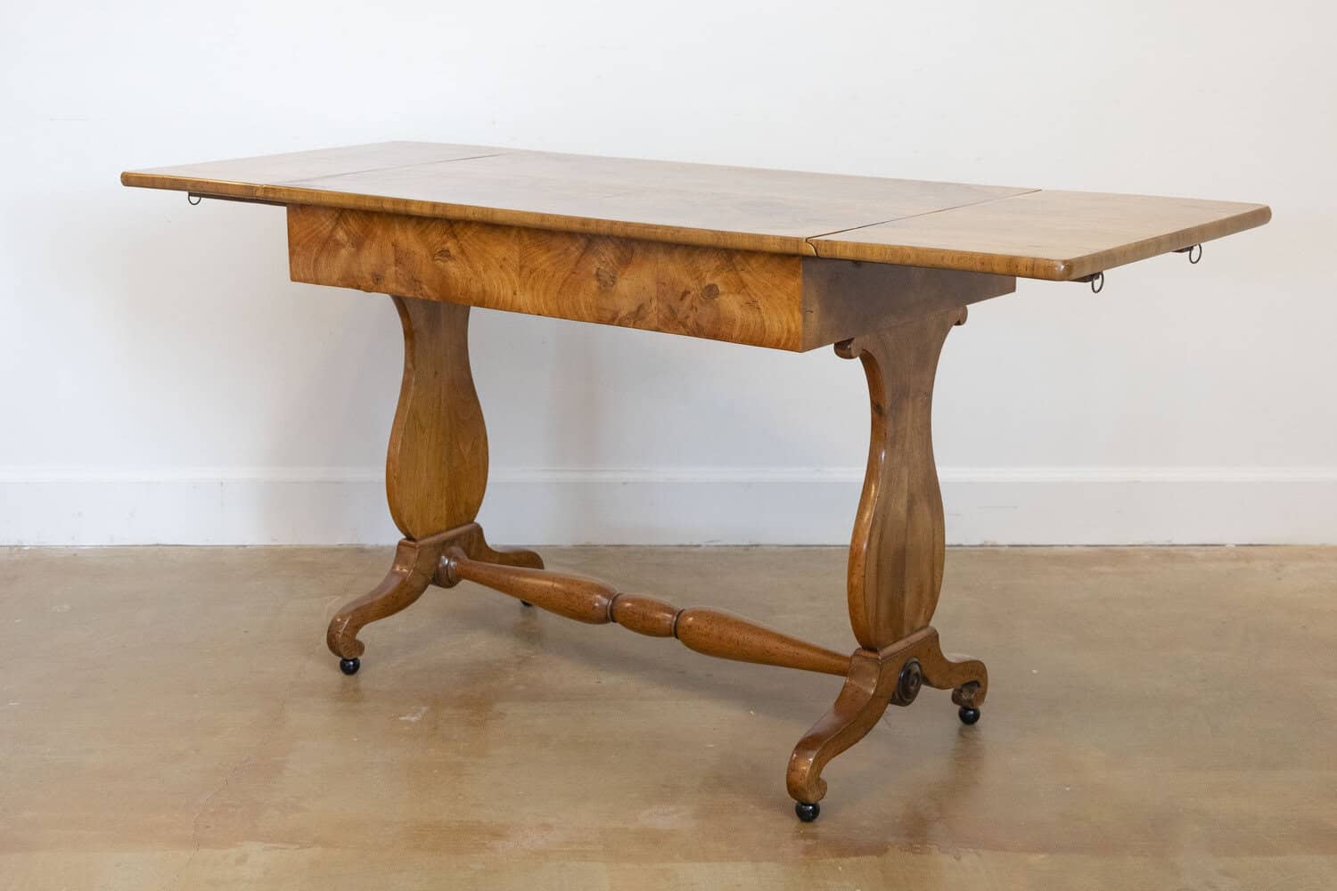 Swedish Empire Revival 1870s Birch Sofa Table with Drop Leaves and Carved Legs - JAA