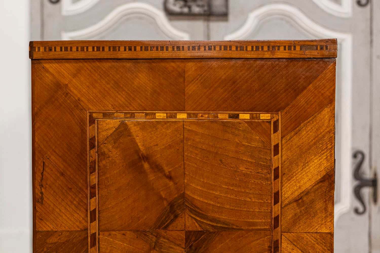 Italian 19th Century Walnut and Mahogany Three-Drawer Commode with Inlay - JAA