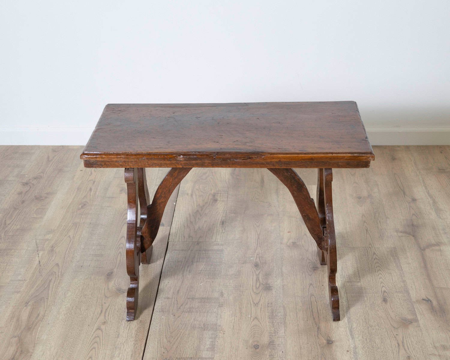 Early 18th Century Petite Tuscan Fratino Table in Solid Walnut - JAA
