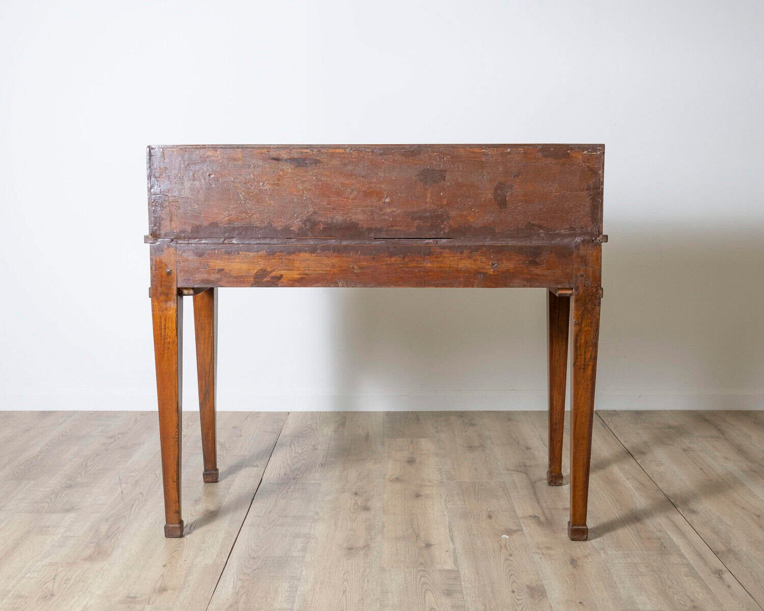 Louis XVI writing desk in walnut. 18th century - JAA