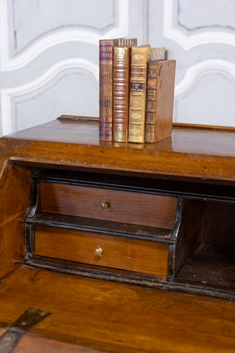 Italian 18th Century Walnut Slant-Front Secretaire with Ash Inlay and Marquetry - JAA