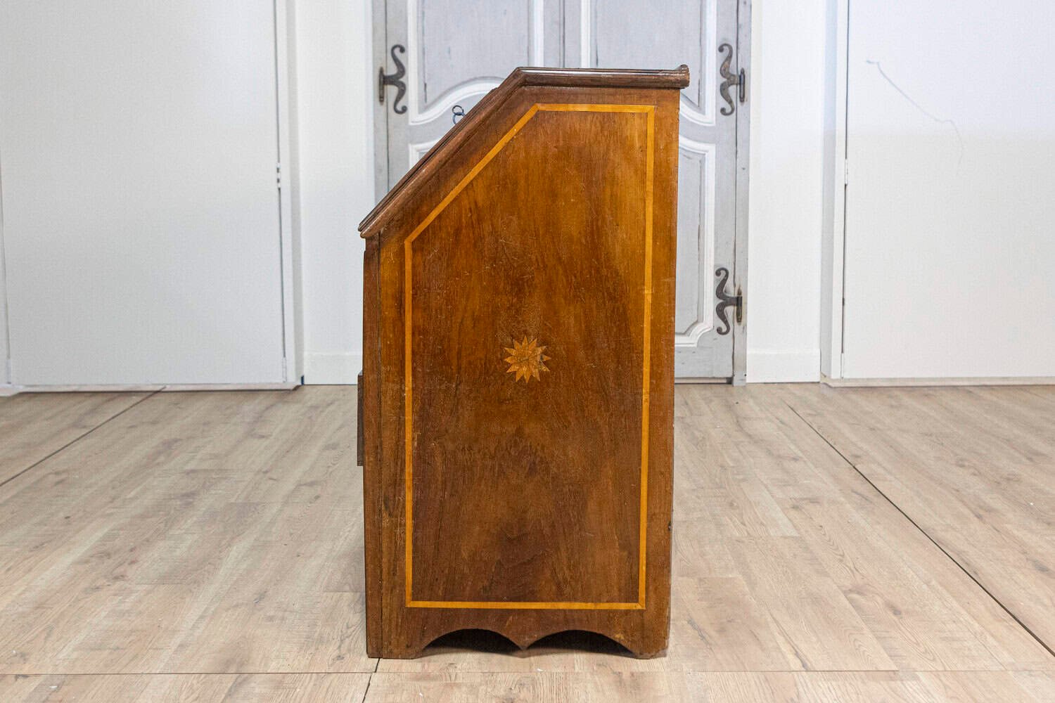 Italian 18th Century Walnut Slant-Front Secretaire with Ash Inlay and Marquetry - JAA