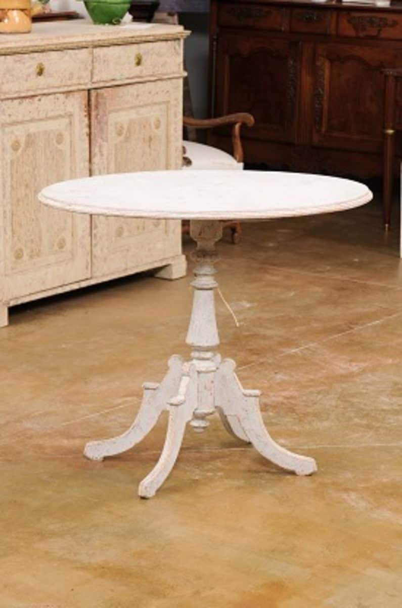 Swedish 1880s Painted Wood Guéridon Table with Oval Top and Pedestal Base - JAA