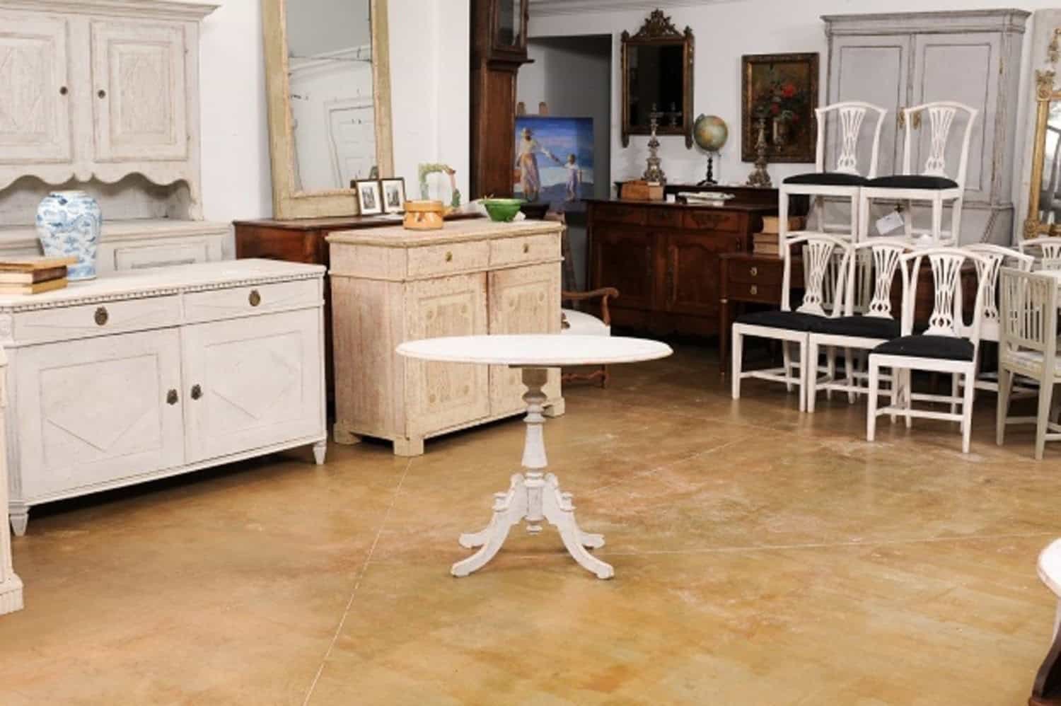 Swedish 1880s Painted Wood Guéridon Table with Oval Top and Pedestal Base - JAA