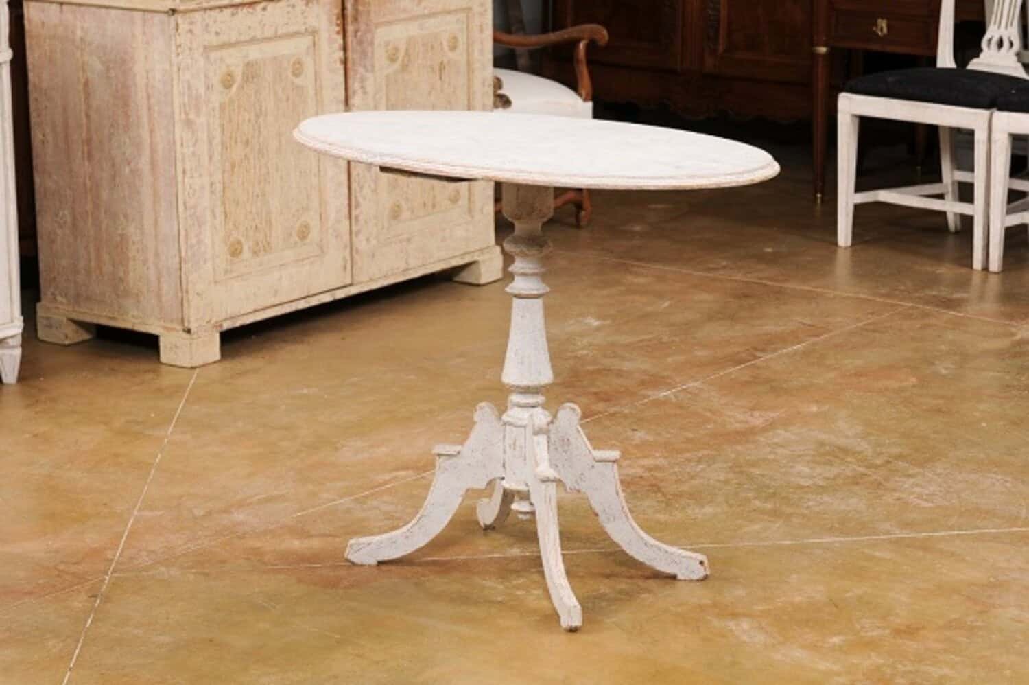 Swedish 1880s Painted Wood Guéridon Table with Oval Top and Pedestal Base - JAA