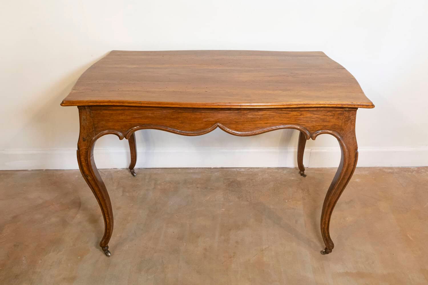 Italian Rococo Early 19th Century Table with Carved Apron and Cabriole Legs - JAA