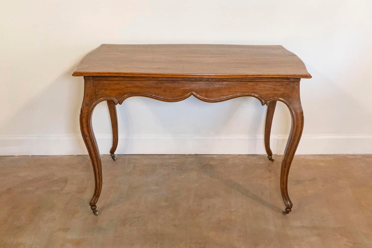 Italian Rococo Early 19th Century Table with Carved Apron and Cabriole Legs - JAA