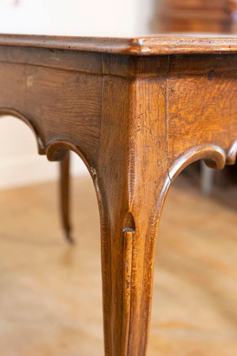 Italian Rococo Early 19th Century Table with Carved Apron and Cabriole Legs - JAA