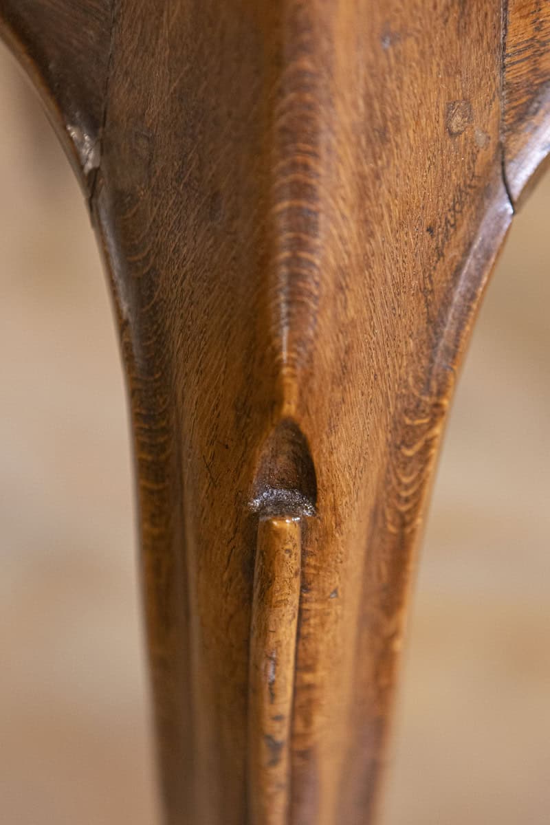 Italian Rococo Early 19th Century Table with Carved Apron and Cabriole Legs - JAA
