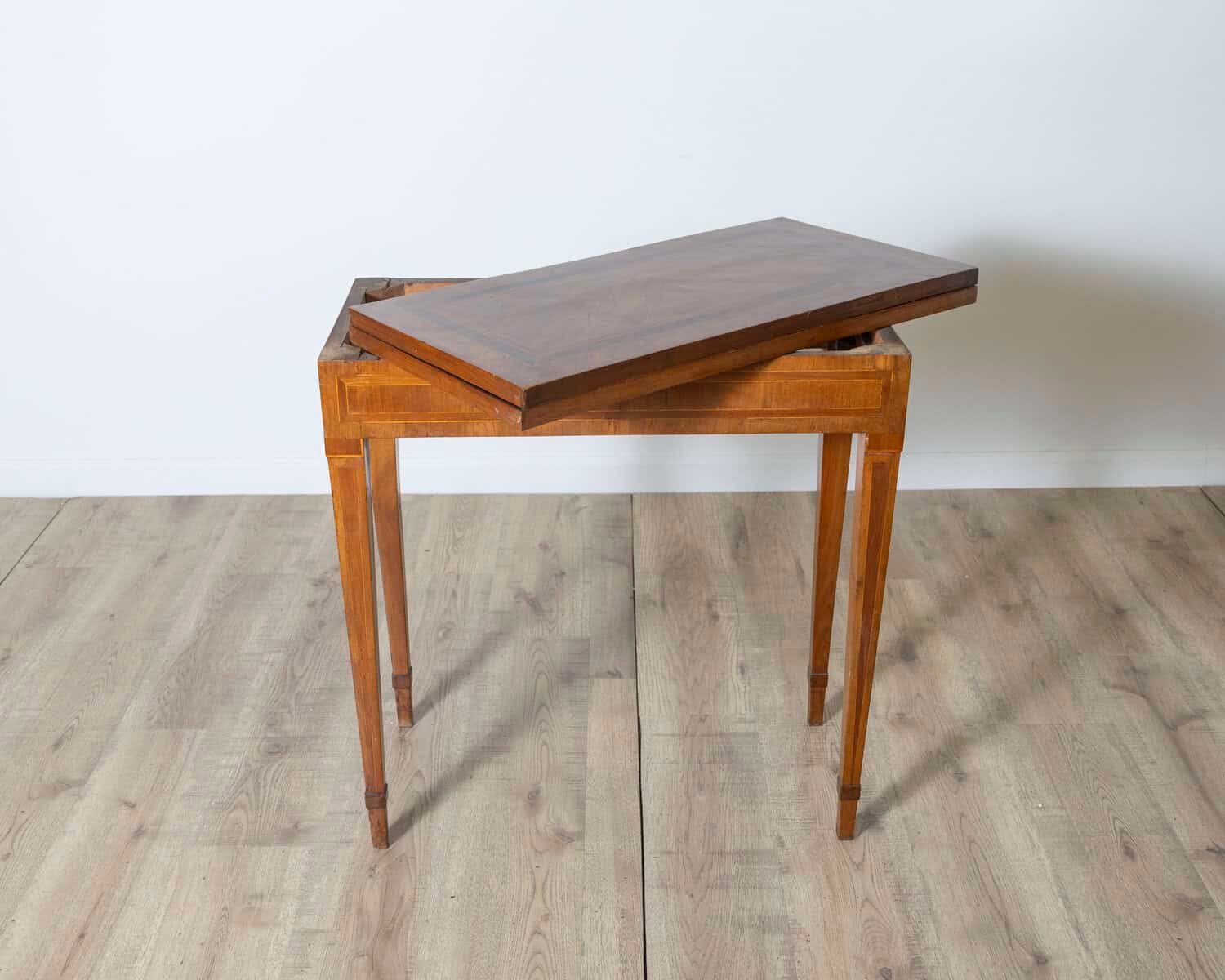Walnut Veneer And Inlaid Table Game Table, End Of The 18th Century - JAA