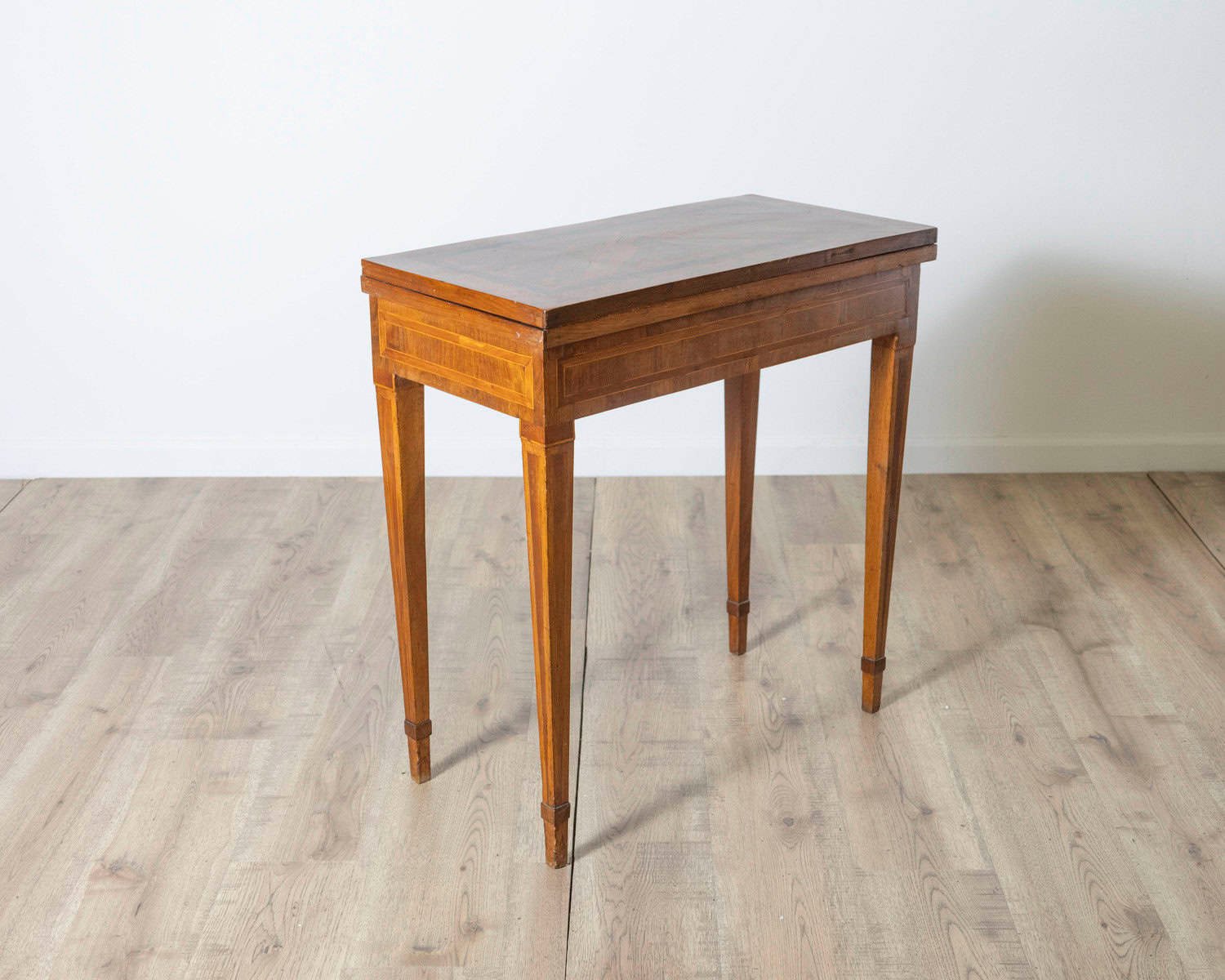 Walnut Veneer And Inlaid Table Game Table, End Of The 18th Century - JAA