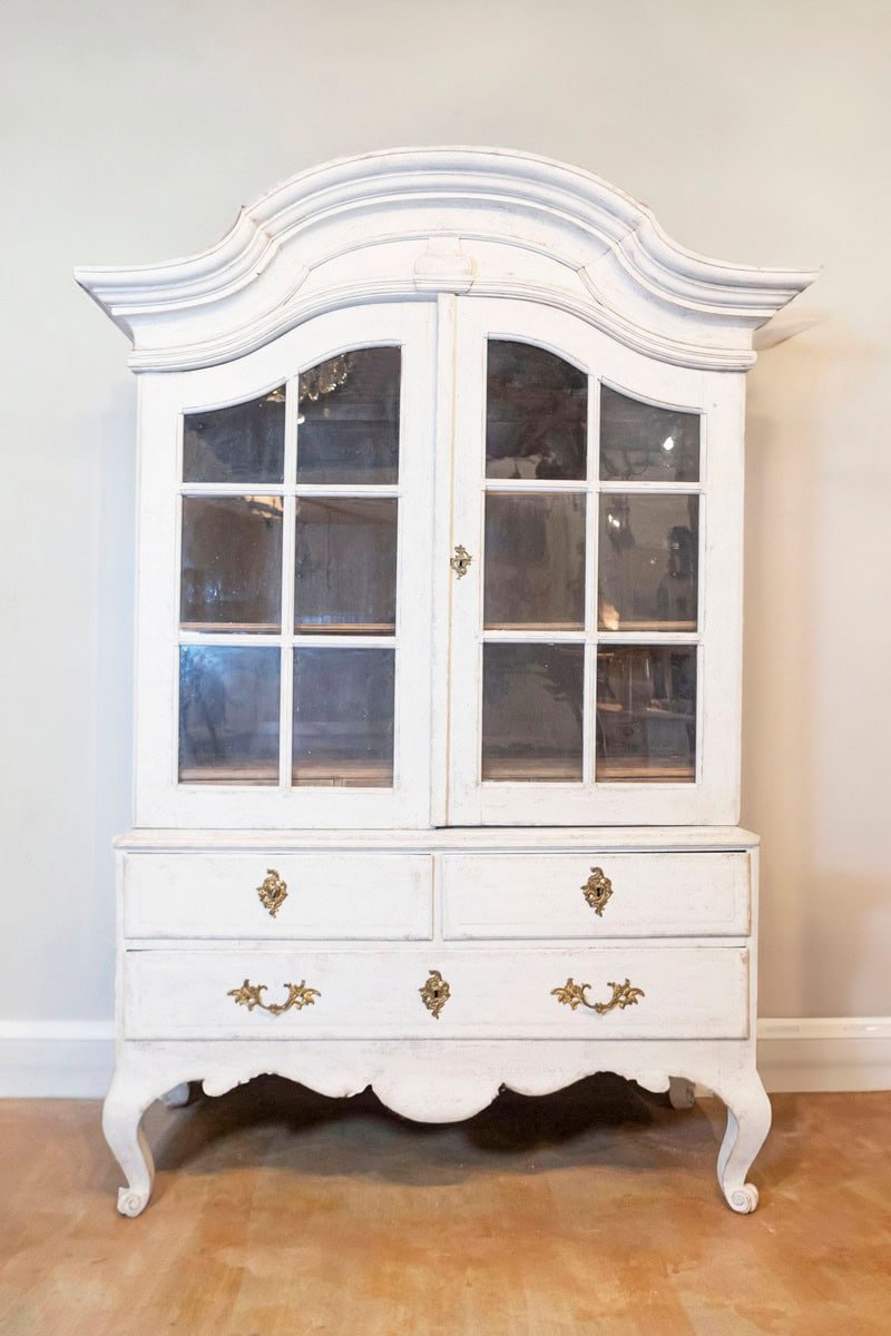 1760s Period Rococo Swedish Cabinet with Glass Doors, Bonnet Top and Cabrioles - JAA