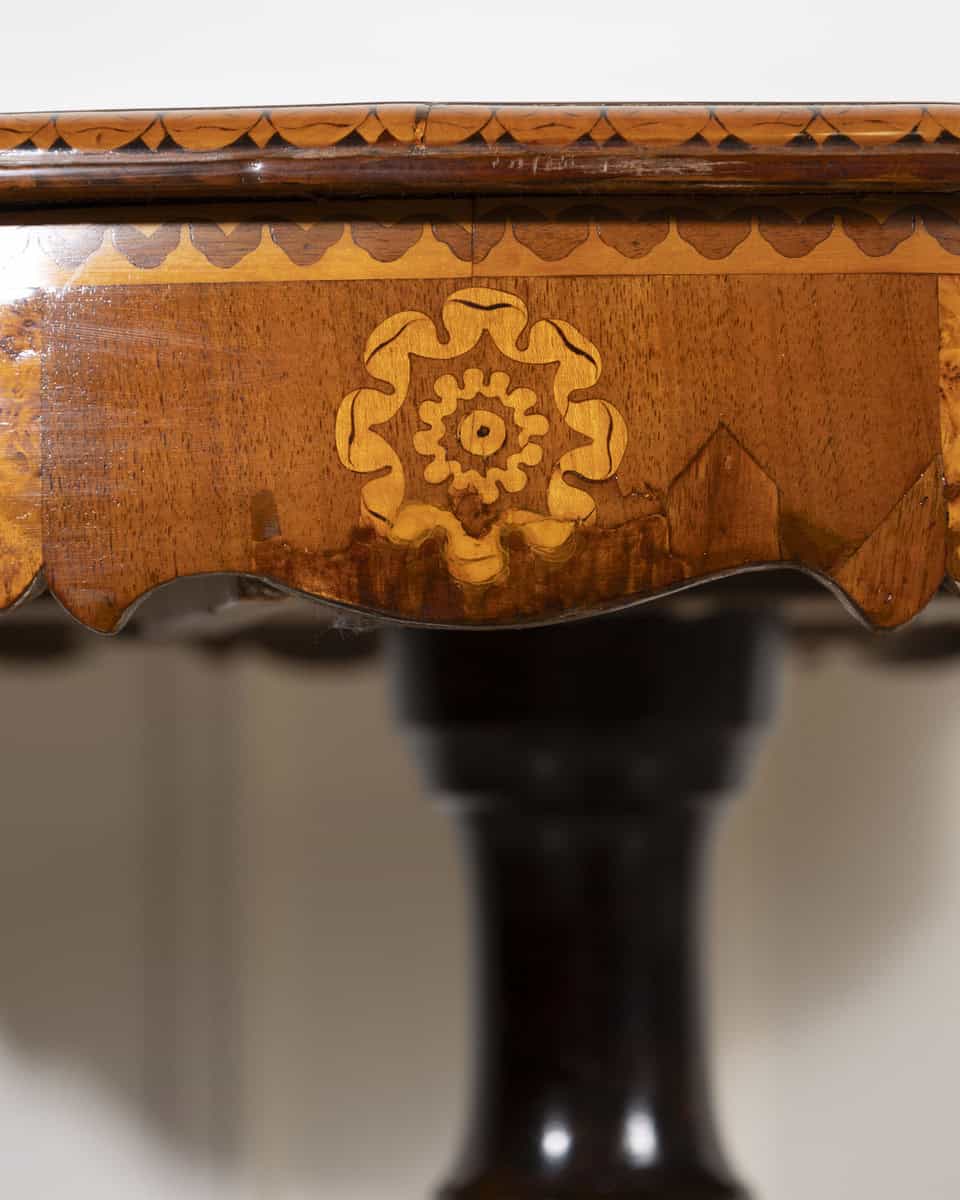 Italian Early 19th-Century Walnut Center Table with Fruitwood Marquetry - JAA