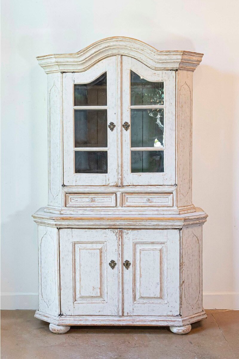 Swedish 18th Century Rococo Vitrine Circa 1780 - JAA