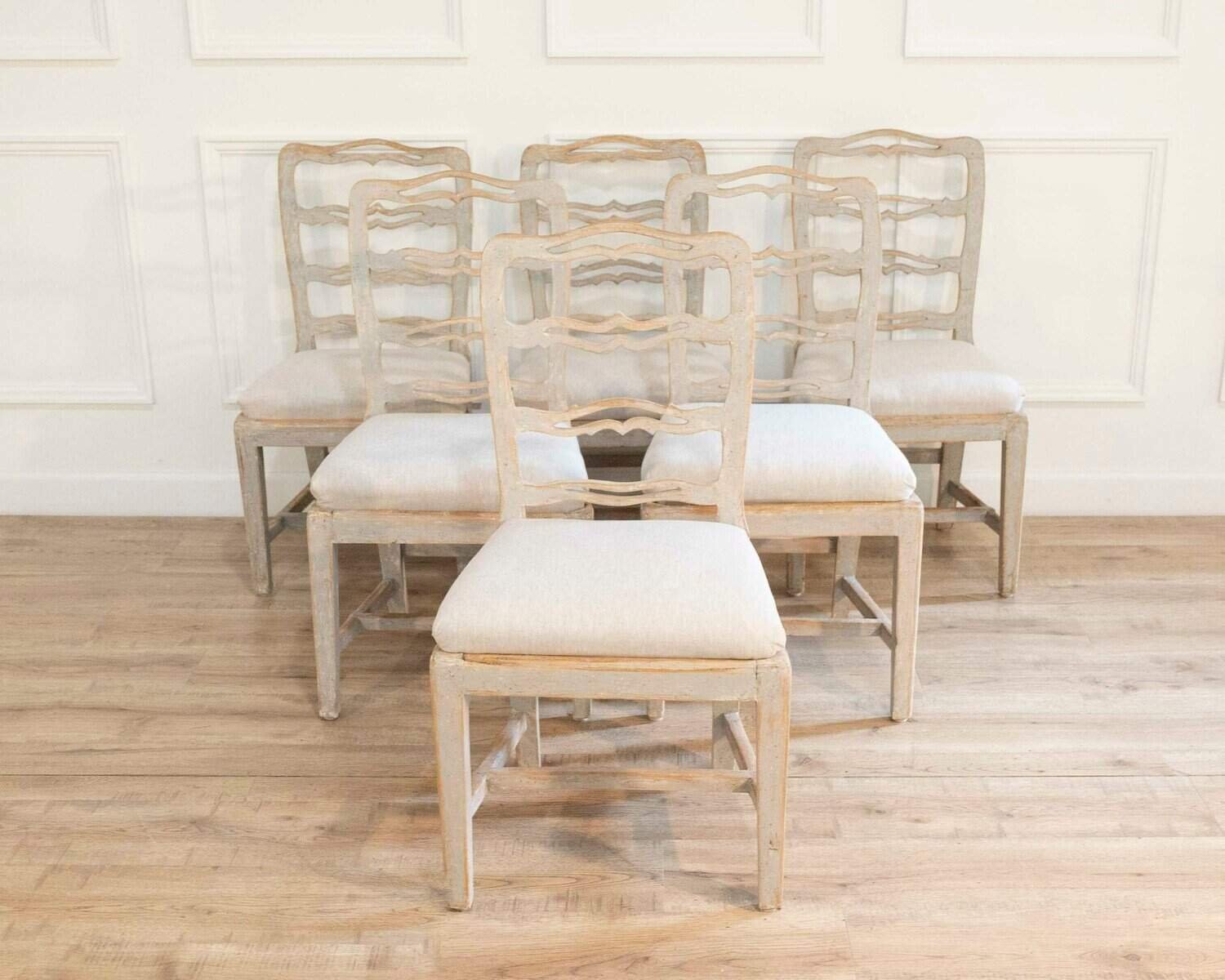 Six Smiling Chairs Circa 1800 - JAA