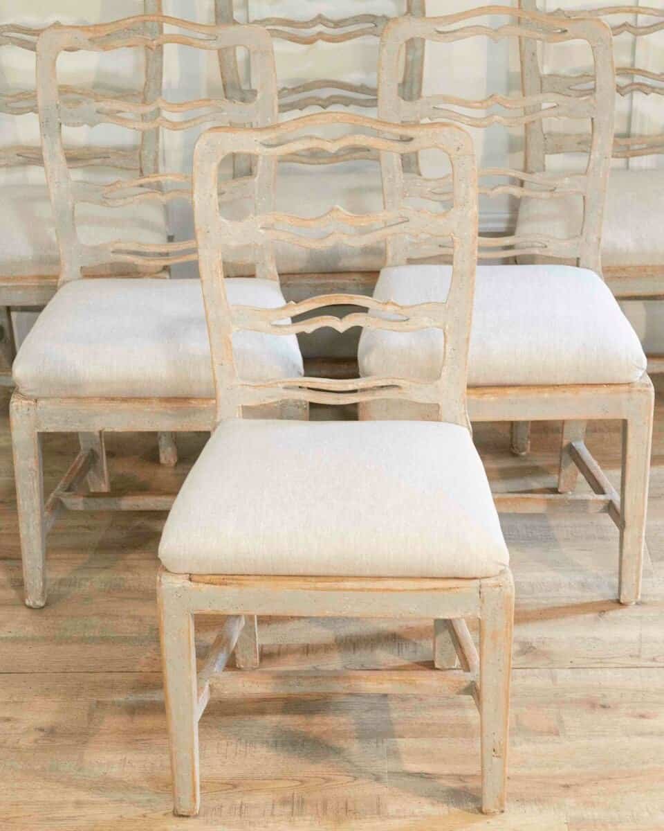 Six Smiling Chairs Circa 1800 - JAA