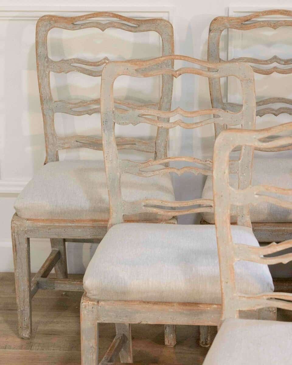 Six Smiling Chairs Circa 1800 - JAA