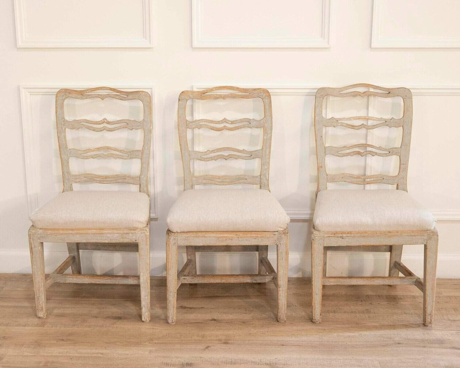 Six Smiling Chairs Circa 1800 - JAA