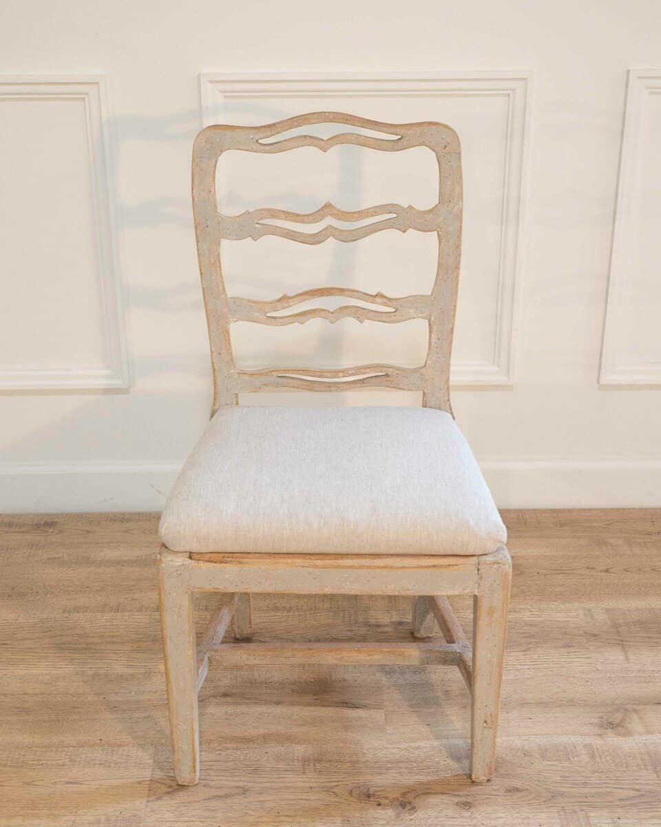 Six Smiling Chairs Circa 1800 - JAA