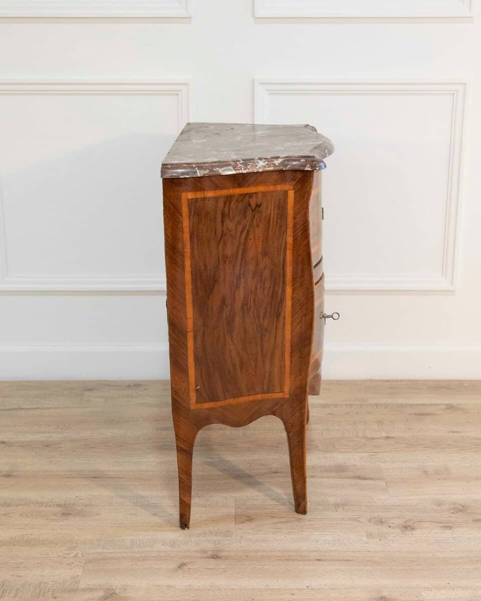 Small Italian Curved Chest Of Drawers In Walnut From The Louis XV Period - JAA