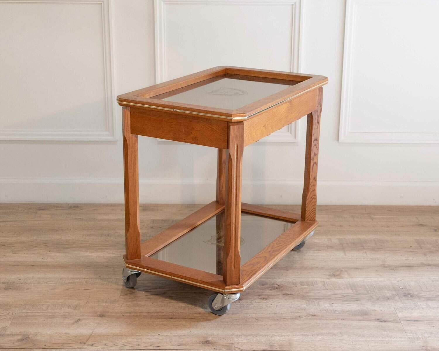 Champagne Trolley From Palace, Moët Et Chandon Cuvée Dom Pérignon - JAA