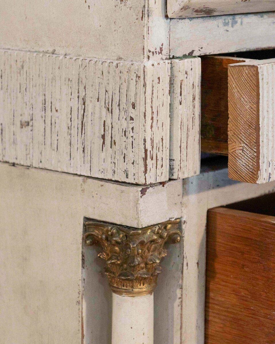 Very fine bureau with carvings, columns and a wonderful blueish colour inside, 19th C. - JAA