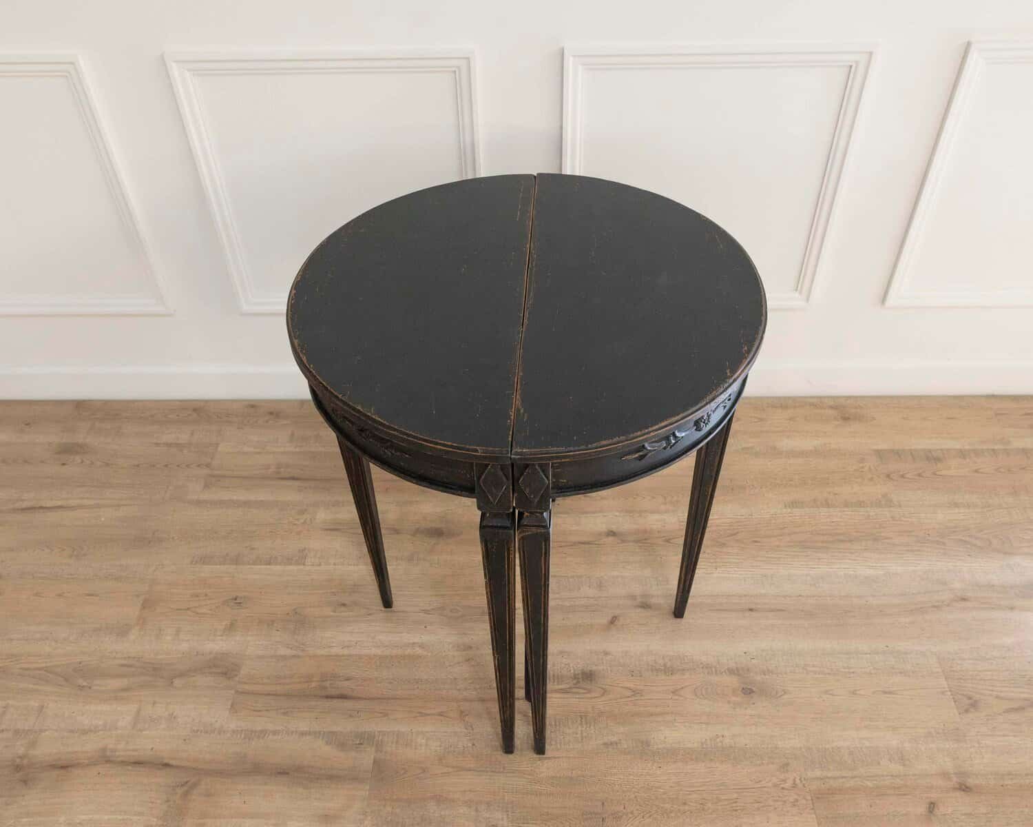 Pair of Demi-Lune Tables, Early 20th Century - JAA