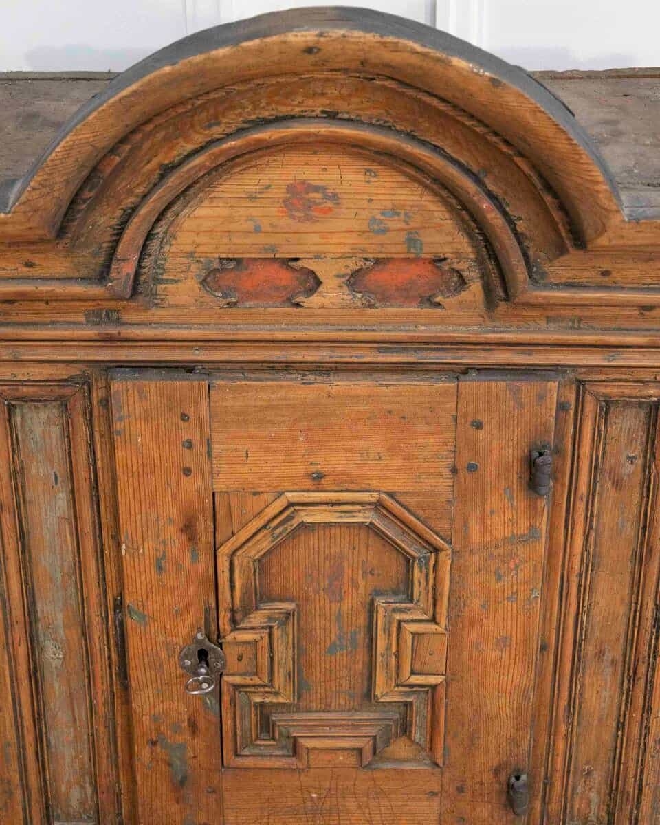 An early 19th century wall cabinet from Stockholm - JAA